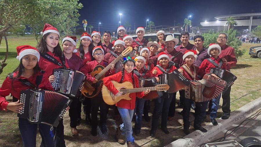 Ameniza Conjunto Norteño del IRCA, Desfile Navideño