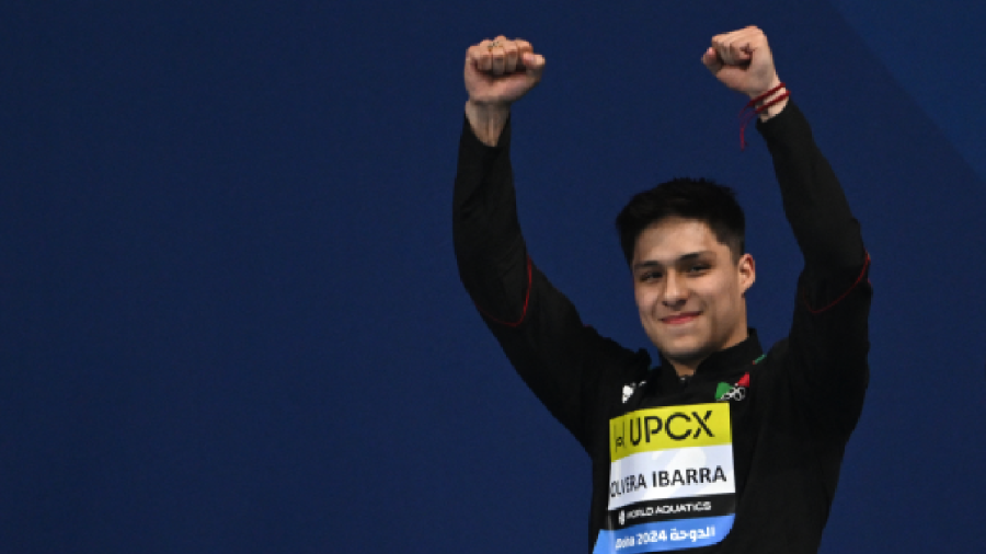 Osmar Olvera vuelve a brillar consigue medalla en Mundial de Natación 2024
