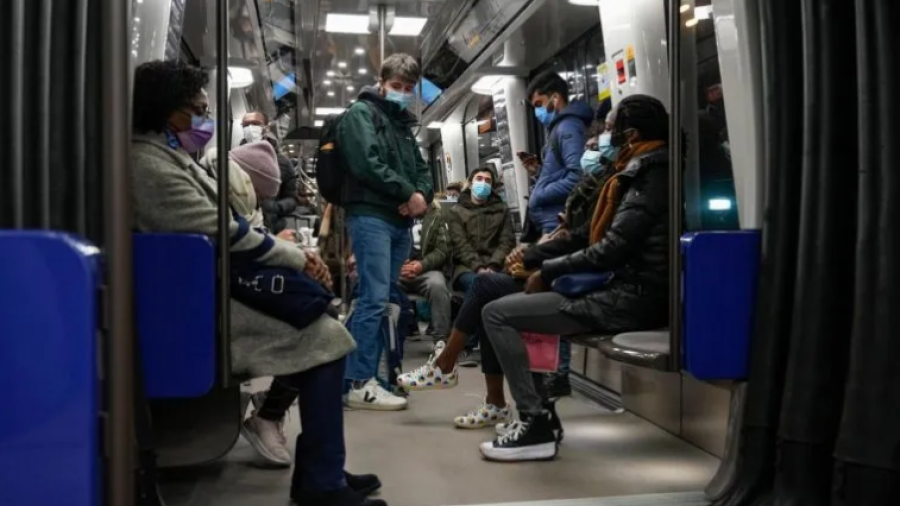 Mujer pierde la vida en Metro de Nueva York tras ser empujada a las vías 