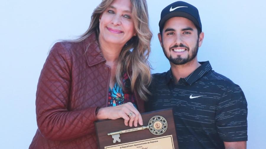 Reconocen a Abraham Ancer