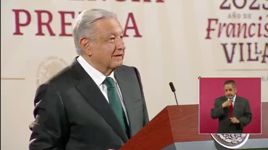 Llama AMLO a no votar por candidatos como el senador John Kennedy en EU 