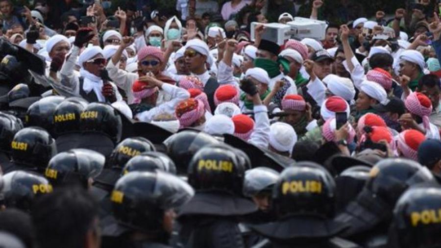 Dejan seis muertos disturbios en Indonesia tras reelección de Widodo