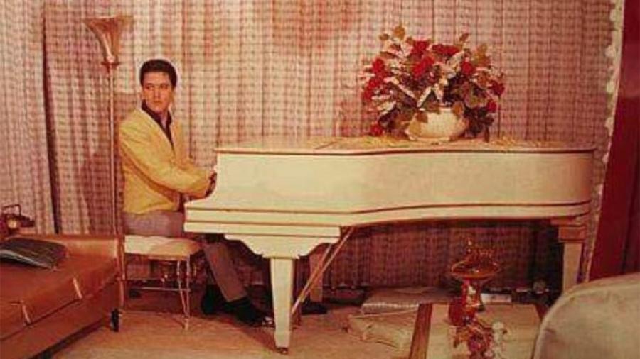 Subastarán piano de Elvis Presley en línea