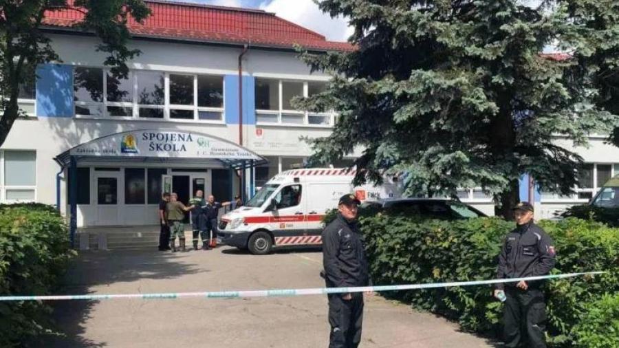 Hombre ataca en escuela de Elovaquia y deja una persona muerta y 5 heridos
