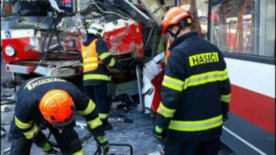 Choque de tranvía deja 40 heridos en Republica Checa