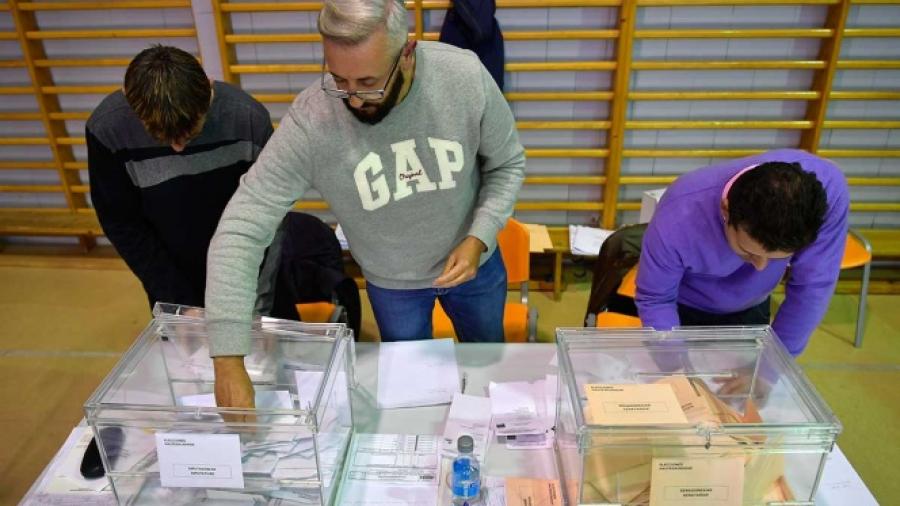 PSOE a la cabeza en elecciones de España: sondeos