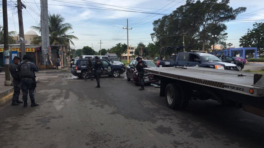 Patrulla de la Gendarmer&iacute;a ocasiona aparatoso choque 