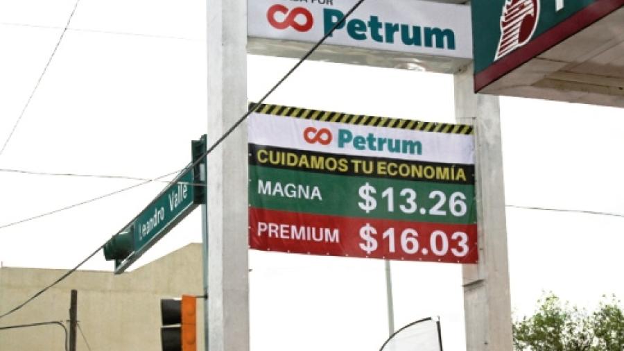 Gasolina a alto precio en Nuevo Laredo