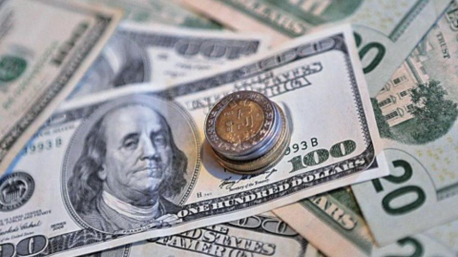 Dólar se dispara ante discusión de reforma judicial, cierra arriba de los 20 pesos