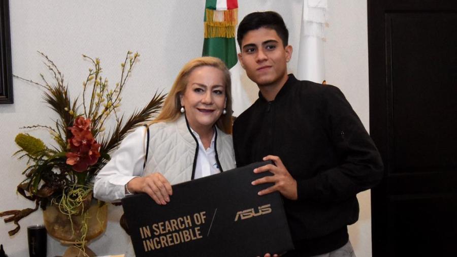 Impulsa Alma Laura Amparán educación de los jóvenes