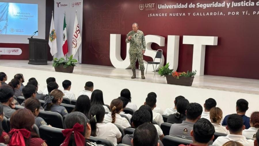 Destaca comandante de la 48 Zona Militar avances en infraestructura y valores de la USJT