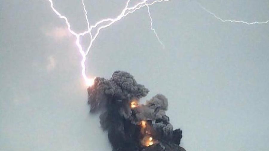 Suman siete muertos por erupción de Volcán de Fuego
