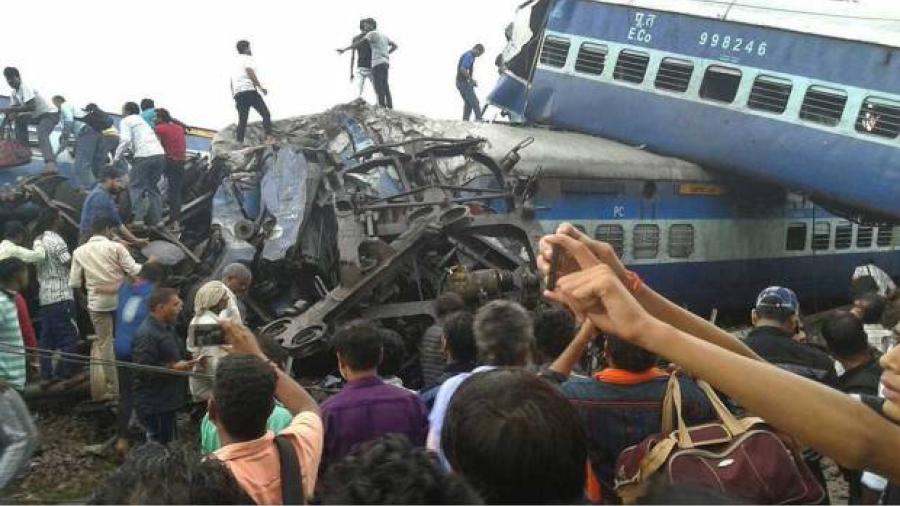 Se descarrilla tren en la India, reportan al menos 23 muertos