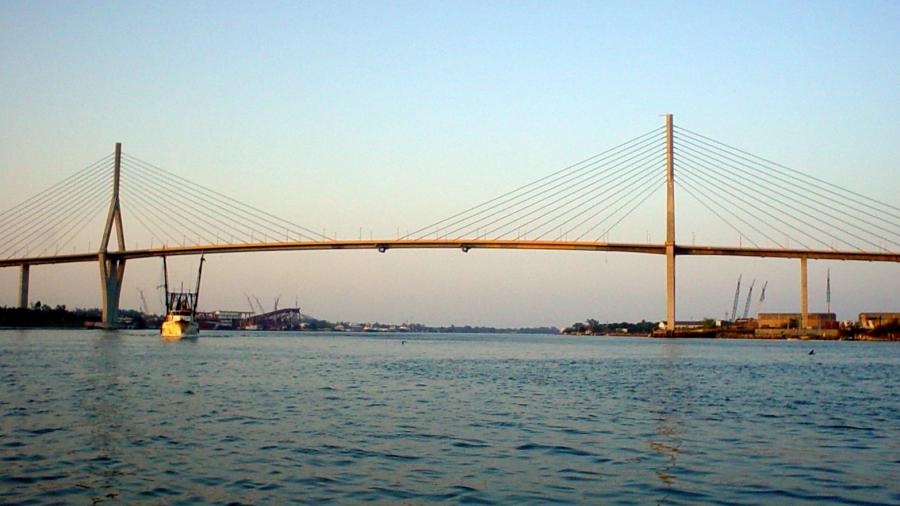 Hombre se suicida en el puente de Tampico