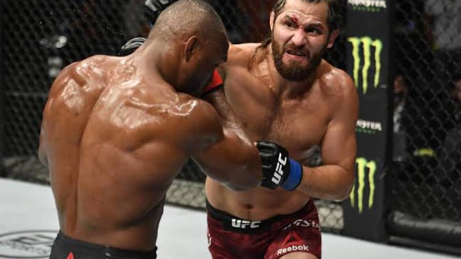 Kamaru Usman se mantiene campeón de peso welter