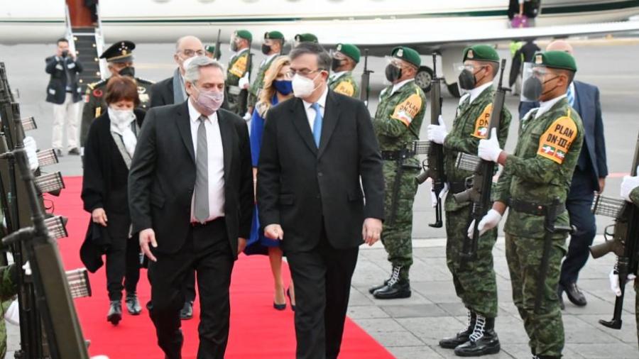 Llega a México presidente de Argentina, Alberto Fernández; sostendrá agenda de trabajo con AMLO 