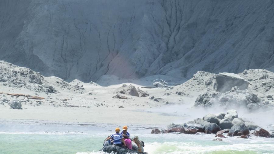 Cinco turistas muertos tras erupción de volcán Whakaari en Nueva Zelanda