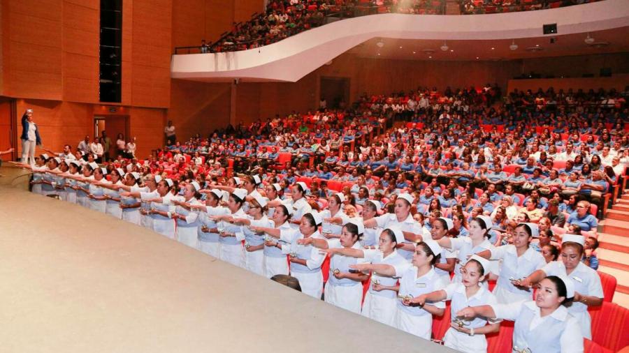 Se gradúan mil 100 alumnos de CEDIF