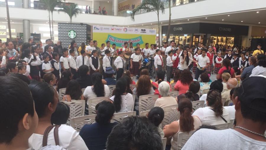 Celebran en Tampico el día internacional de la felicidad.