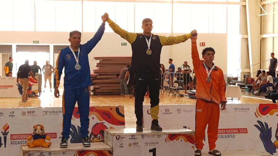 Cuelga bronce Grimany para la UAT en Luchas Universitarias