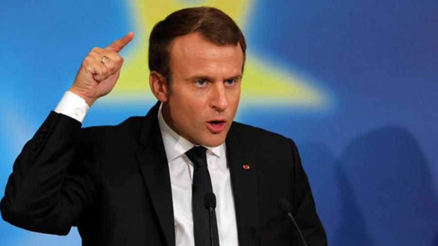 Macron pide a Putin que intervenga para detener escalada en Siria