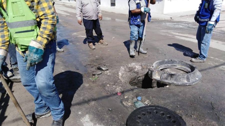 Comapa trabaja con equipo vactor