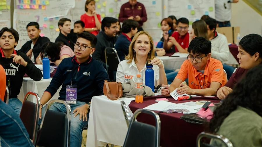 Realiza Economía "Maratón Emprende y Transforma"