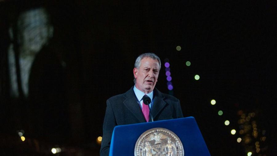 A un año de pandemia, Nueva York rinde homenaje a muertos por COVID-19
