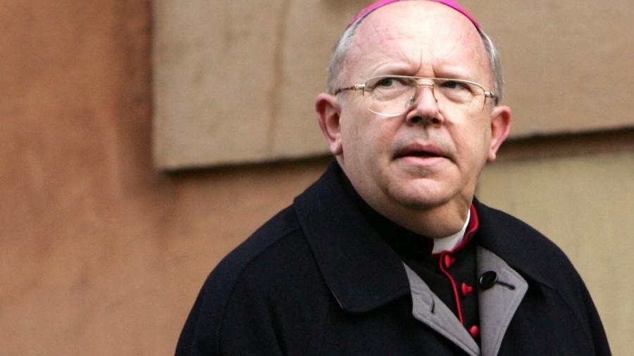 Cardenal francés se declara culpable de abuso contra una menor 