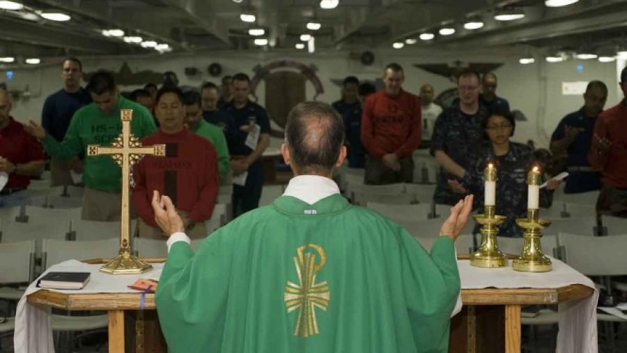 15 sacerdotes suspendidos por abuso sexual