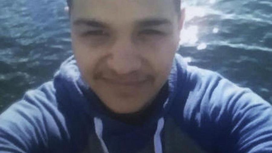 Por orden de juez, "dreamer" mexicano continuará detenido