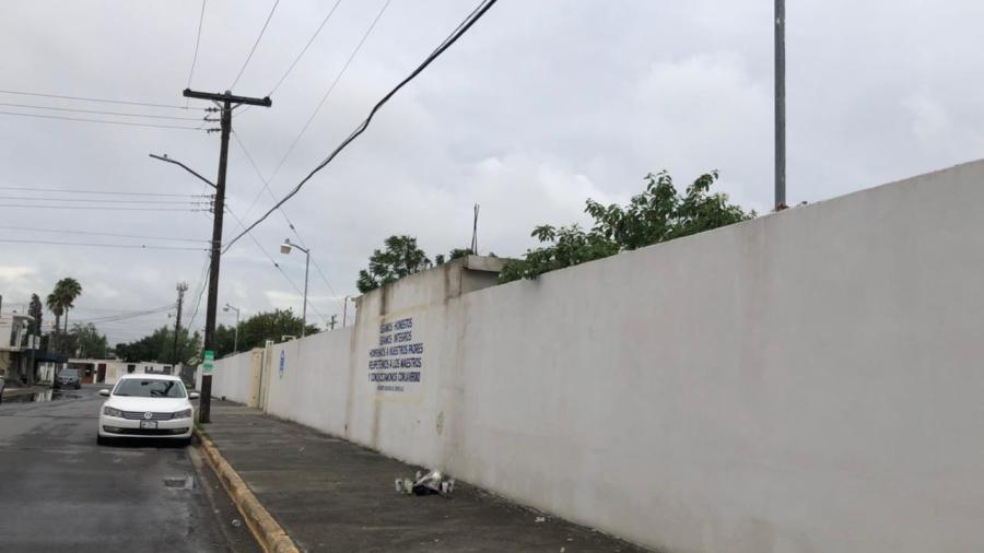 Pide Alcalde a CFE reparar postes y cableados que representan riesgo