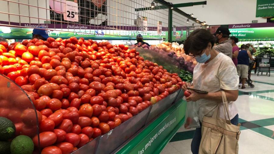 Cena navide&ntilde;a tiene un costo entre mil y 5 mil pesos en Nuevo Laredo