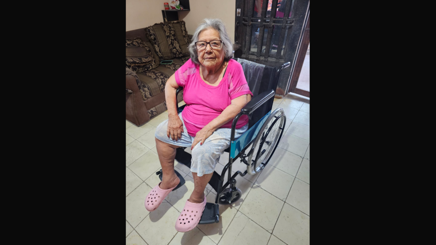Otorga DIF Reynosa sillas de ruedas y atención médica para la comunidad