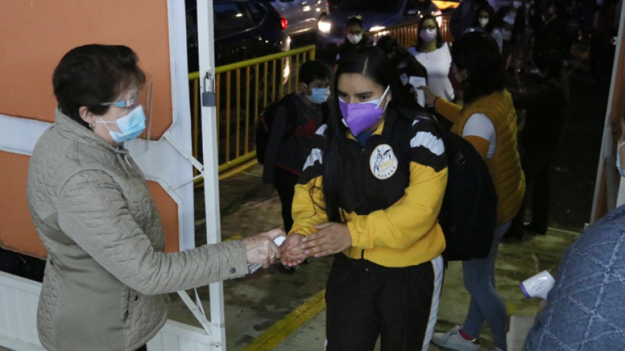 Regresan a clases más de 35 millones de estudiantes tras vacaciones de Semana Santa 