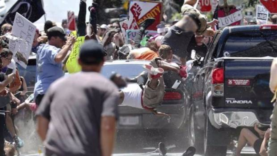 1 muerto y 19 heridos tras ataque durante manifestación de neonazis en Charlottesville, EU 