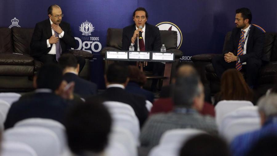 Llama Alberto El&iacute;as a notarios del pa&iacute;s a unir esfuerzos para prevenir el lavado de dinero