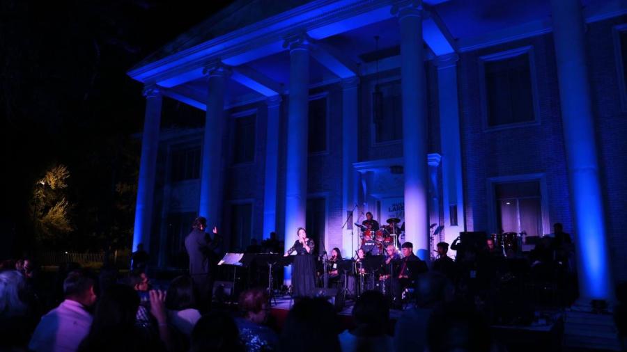 Engalana centenaria Banda de Música Municipal jardines de Casa Longoria 