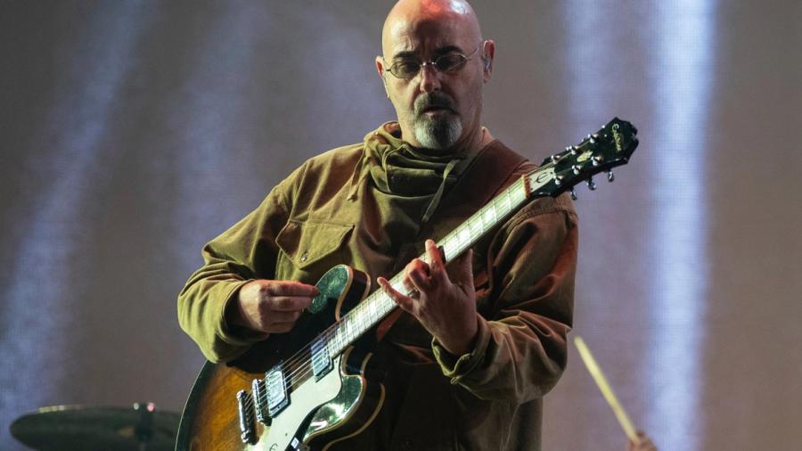 ‘Bonehead’ Arthurs se retira temporalmente de la gira de Oasis tras ser diagnosticado con cáncer de próstata