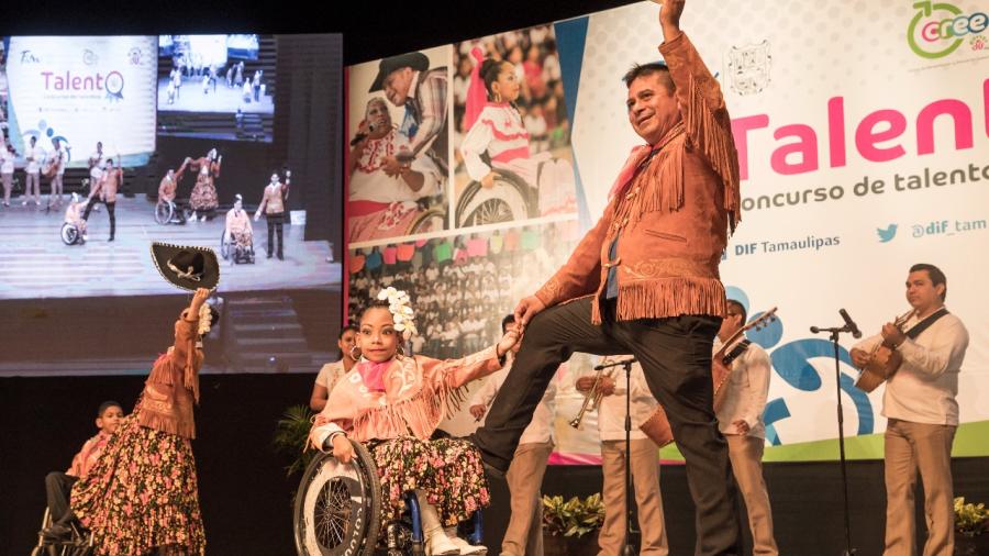 Con la participación de personas con discapacidad se realiza “Talento DIF” 