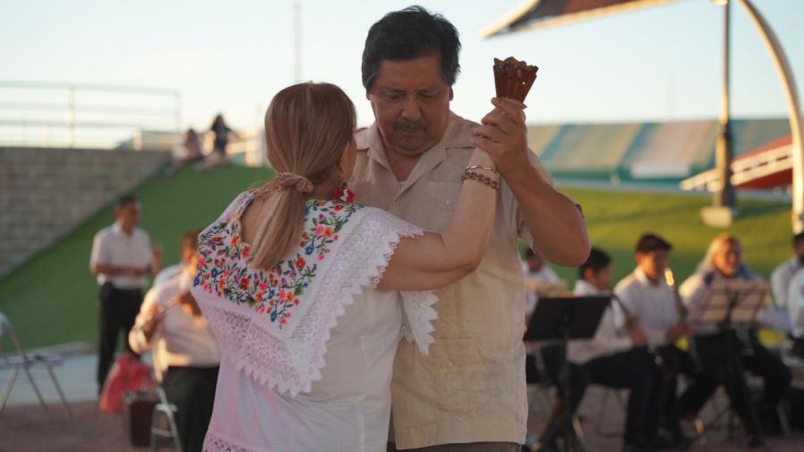 Invita Dirección de Turismo a disfrutar viernes de "Danzón y Fiesta" 