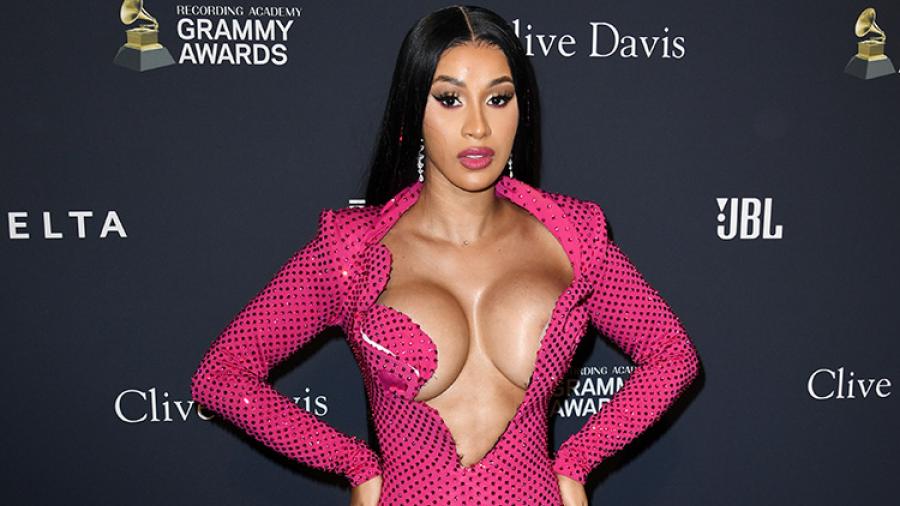 Cardi B publica foto íntima por error