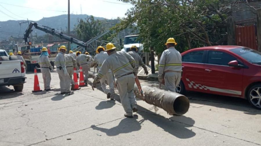 CFE ha restablecido 75% de servicio eléctrico a afectados en Guerrero por huracán ‘Otis’