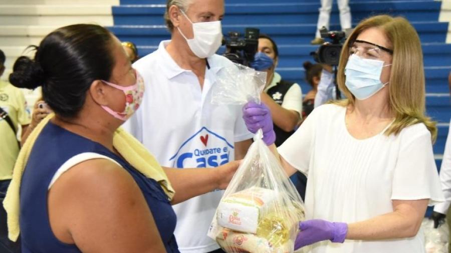 Comerciantes afectados por la pandemia agradecen apoyo alimentario de Chucho Nader