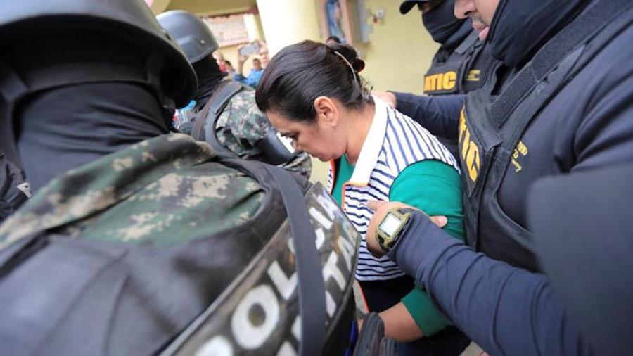 Detenida por corrupción la esposa del expresidente de Honduras
