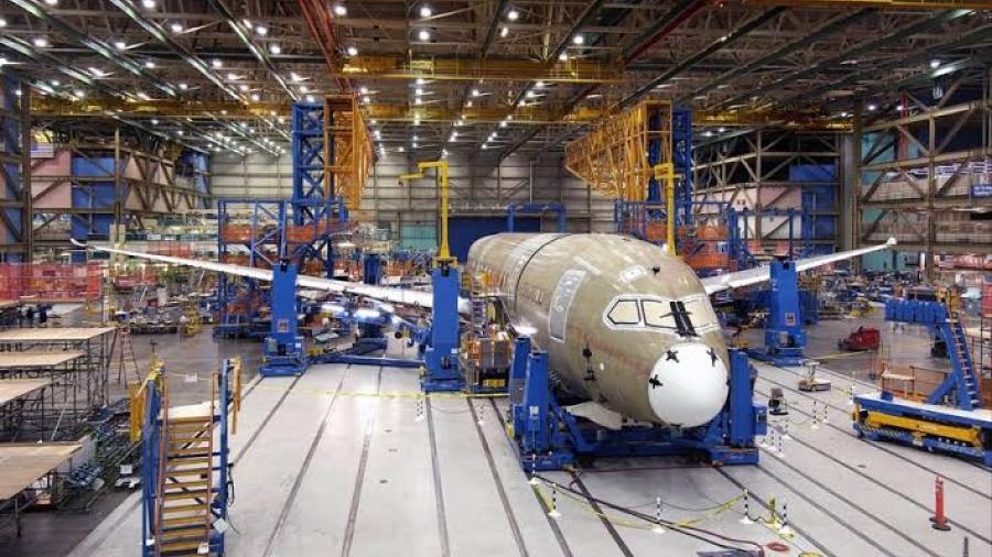 De hacer interiores de aviones a crear cubre bocas: industrias de Estados Unidos se reinventan