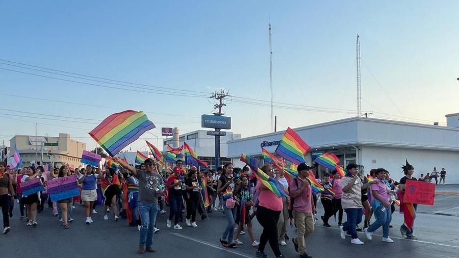 Exigen respeto a sus derechos en marcha de la dignidad LGBTI+