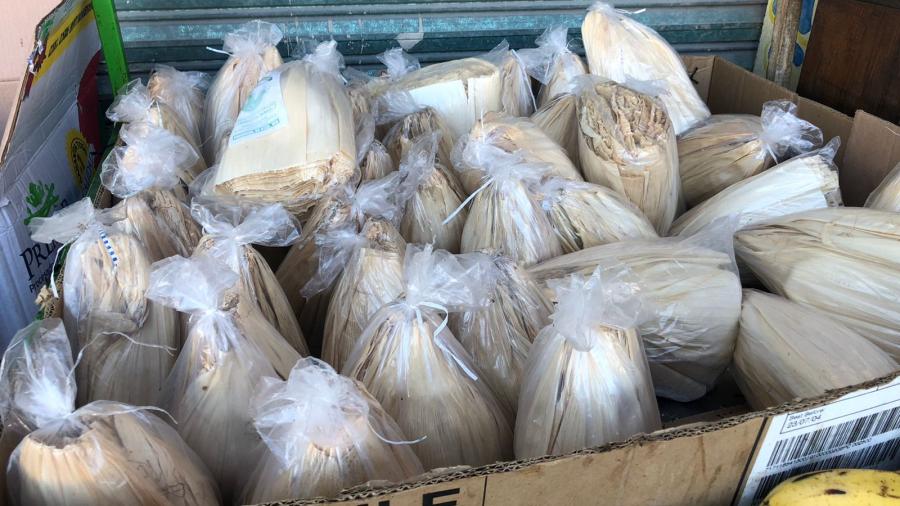 Aumenta venta de hojas y chiles para tamales