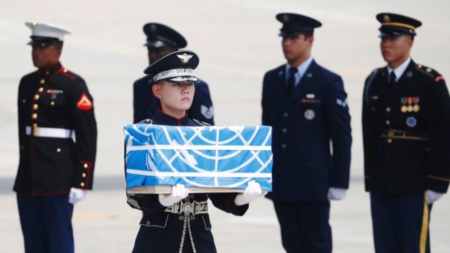 Corea entrega a EU restos de 55 soldados