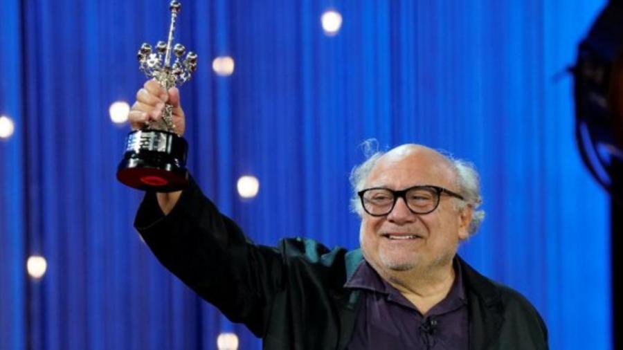 Danny DeVito recibe premio por su trayectoria en España